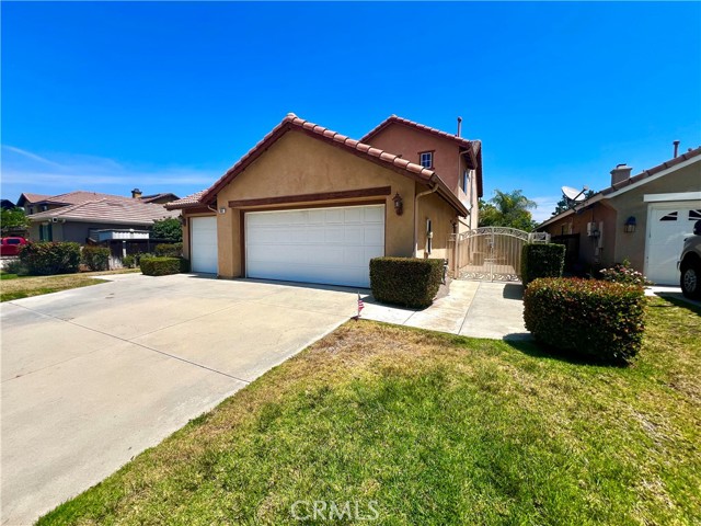 361 Adirondack Drive, Corona CA: https://media.crmls.org/medias/fc526ce0-b33b-45cc-baa1-64fe457c37c8.jpg