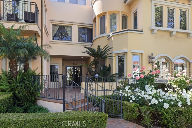 Detail Gallery Image 26 of 30 For 143 N Arnaz Dr #105,  Beverly Hills,  CA 90211 - 3 Beds | 2/1 Baths