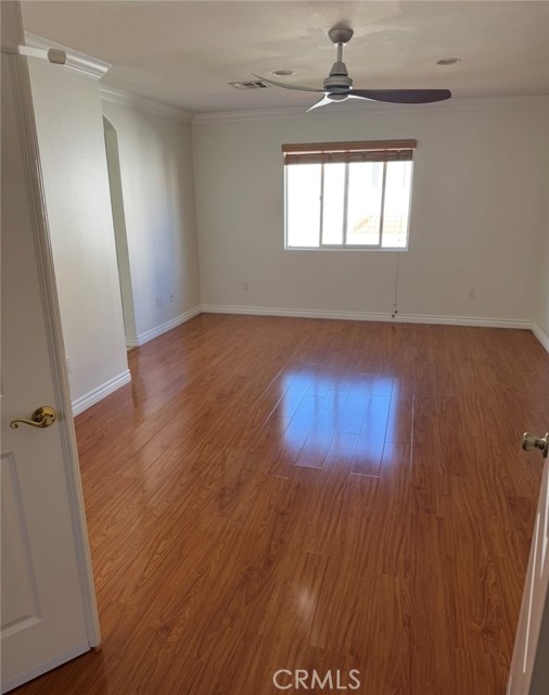 Detail Gallery Image 11 of 14 For 10007 White Oak, Northridge,  CA 91325 - 5 Beds | 5 Baths