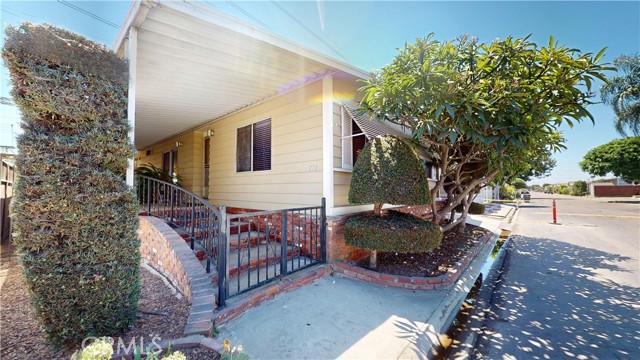 Detail Gallery Image 1 of 31 For 3595 Santa Fe Ave #214,  Long Beach,  CA 90810 - 2 Beds | 2 Baths