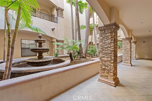 Detail Gallery Image 5 of 31 For 12026 Hoffman Steet #101,  Studio City,  CA 91604 - 3 Beds | 3 Baths