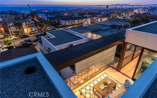 1635 Palm Drive, Hermosa Beach, California 90254, 4 Bedrooms Bedrooms, ,3 BathroomsBathrooms,Residential,Sold,Palm,SB17135203