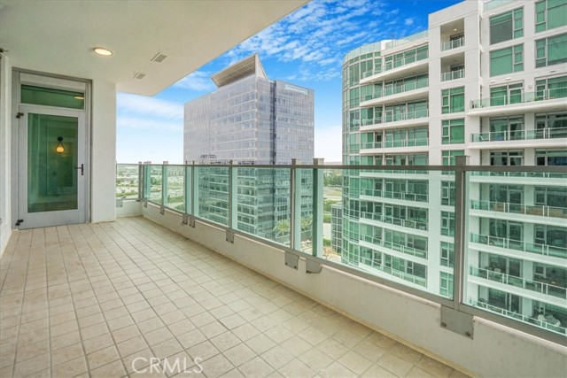 3131 Michelson Drive, Irvine CA: https://media.crmls.org/medias/fc52f782-3020-4e8a-9e87-779e76a56559.jpg