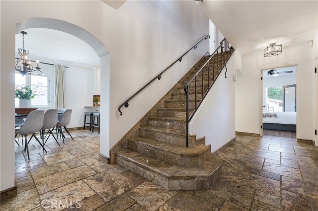 516 E Stocker Street, Glendale CA: https://media.crmls.org/medias/fc54adc4-27da-44ca-a596-24acd918b7d4.jpg