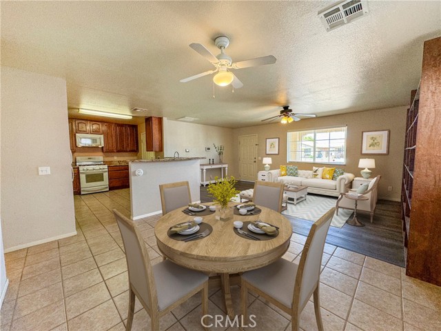 Detail Gallery Image 3 of 14 For 584 E Chaparral Dr, Blythe,  CA 92225 - 4 Beds | 2 Baths