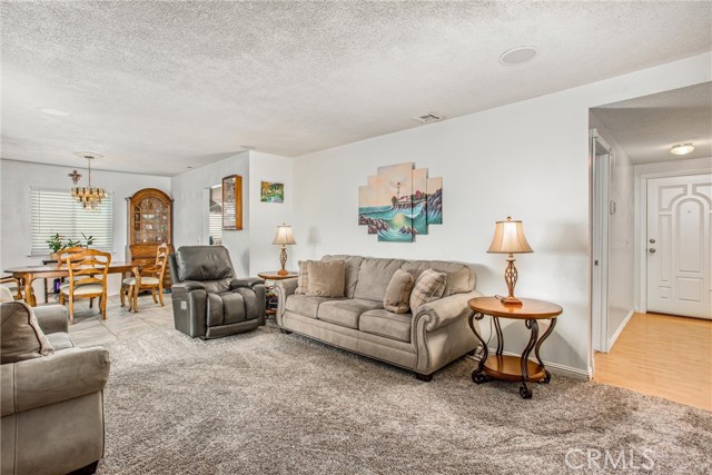 Detail Gallery Image 7 of 31 For 13638 San Leandro Ave, Yucaipa,  CA 92399 - 4 Beds | 2 Baths