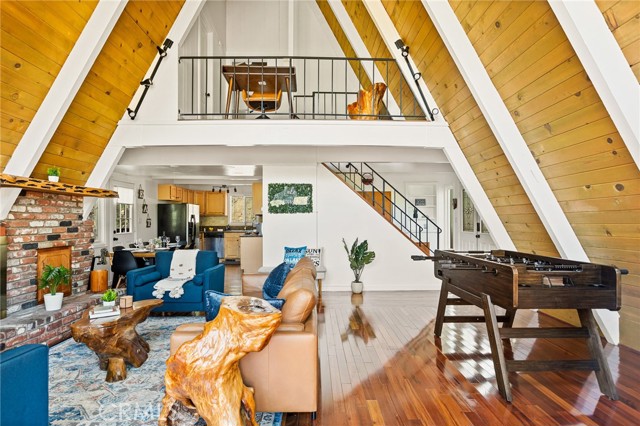 1296 Calgary Drive, Lake Arrowhead CA: https://media.crmls.org/medias/fc55cecd-c2ec-4f07-bada-4606e83a3acb.jpg