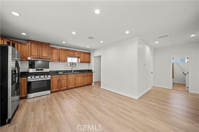 Detail Gallery Image 10 of 25 For 252 W Tujunga Ave, Burbank,  CA 91502 - 3 Beds | 2 Baths