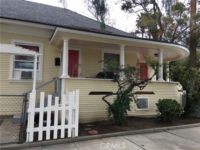 3499 Lemon Street, Riverside CA: https://media.crmls.org/medias/fc56c1ea-84de-4eaa-a0d2-bd6a154d919c.jpg