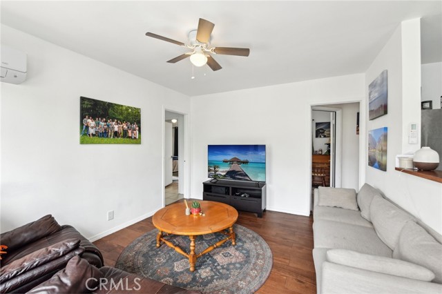 1701 N Oxford Avenue, Pasadena CA: https://media.crmls.org/medias/fc56d66a-2d5b-48be-be7a-a32ea68061e9.jpg