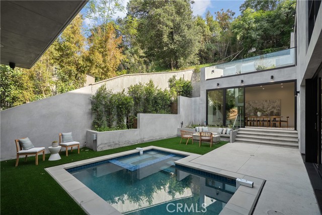 3670 Buena Park Drive, Studio City CA: https://media.crmls.org/medias/fc583e5d-a3c0-4b29-8ca1-b01101782fe3.jpg