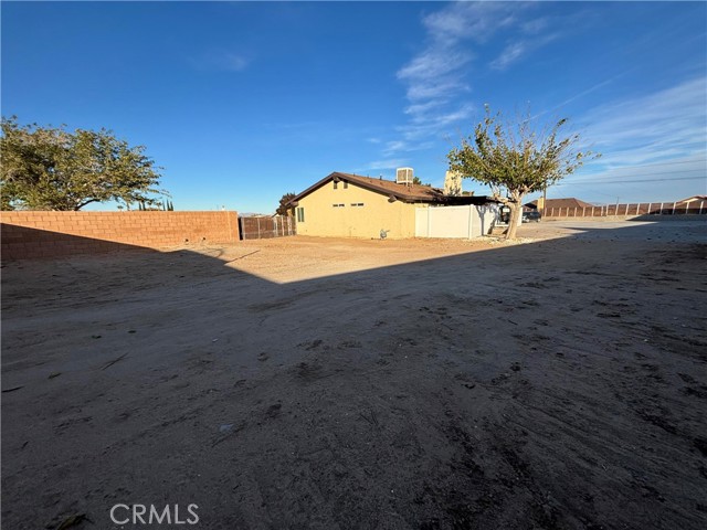 Detail Gallery Image 8 of 11 For 15137 Luna Road, Victorville,  CA 92392 - 3 Beds | 2 Baths