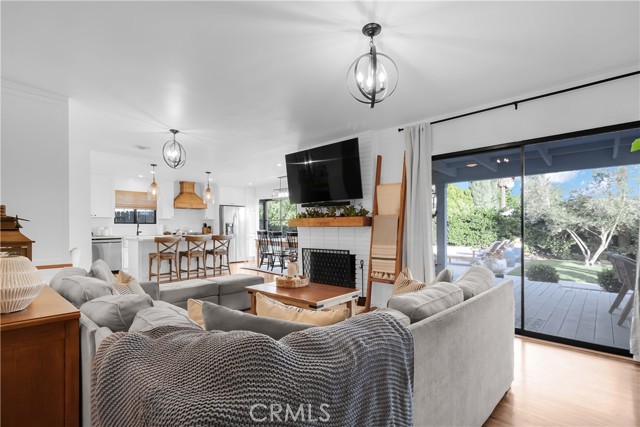 Detail Gallery Image 9 of 38 For 11432 Sophia Ave, Granada Hills,  CA 91344 - 3 Beds | 2 Baths