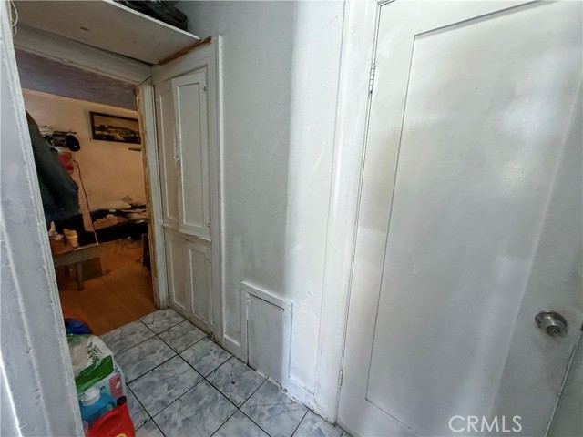 258 N Benton Way, Los Angeles CA: https://media.crmls.org/medias/fc5a5e47-f8ca-4362-af99-8e6149b91709.jpg