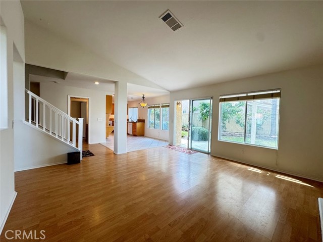 Detail Gallery Image 4 of 26 For 28621 Bridge Water, Menifee,  CA 92584 - 3 Beds | 2/1 Baths