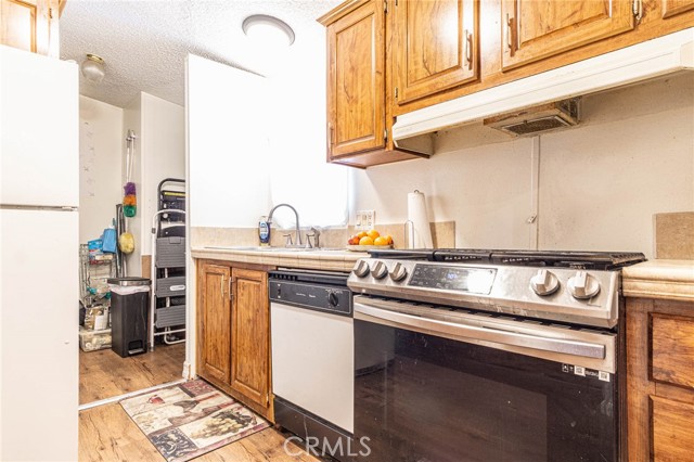 Detail Gallery Image 17 of 55 For 14411 Palmdale Rd #64,  Victorville,  CA 92392 - 3 Beds | 2 Baths