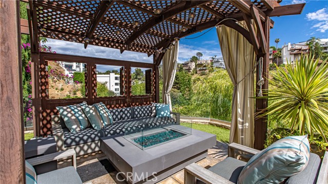 Detail Gallery Image 35 of 64 For 6438 Georgius Way, Los Angeles,  CA 90068 - 4 Beds | 4 Baths