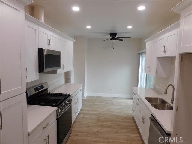 Image 4 of 21 For 910 Sheridan