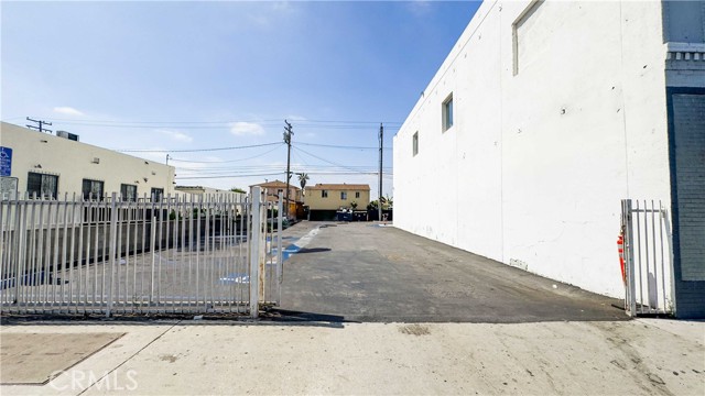 3630 E Slauson Avenue, Maywood CA: https://media.crmls.org/medias/fc5deeea-3a81-477f-86ae-d46a7323519a.jpg