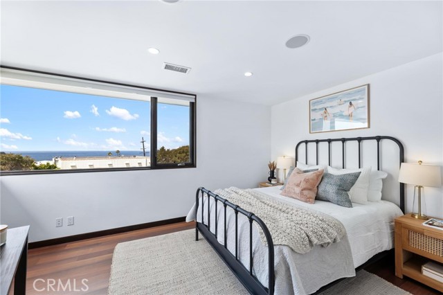 2114 Manhattan Ave, Hermosa Beach CA: https://media.crmls.org/medias/fc5e183e-d099-4bff-b896-8d1b0a199e7e.jpg