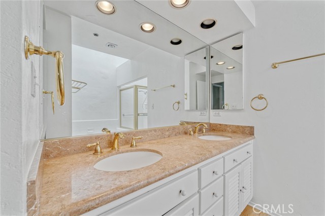 2910 Neilson Way, Santa Monica CA: https://media.crmls.org/medias/fc5e865f-11f1-42db-9b65-5348bb49a752.jpg