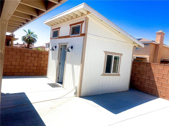 11576 Star Street, Adelanto CA: https://media.crmls.org/medias/fc5ea963-4ae5-40d1-be9e-56638c438594.jpg