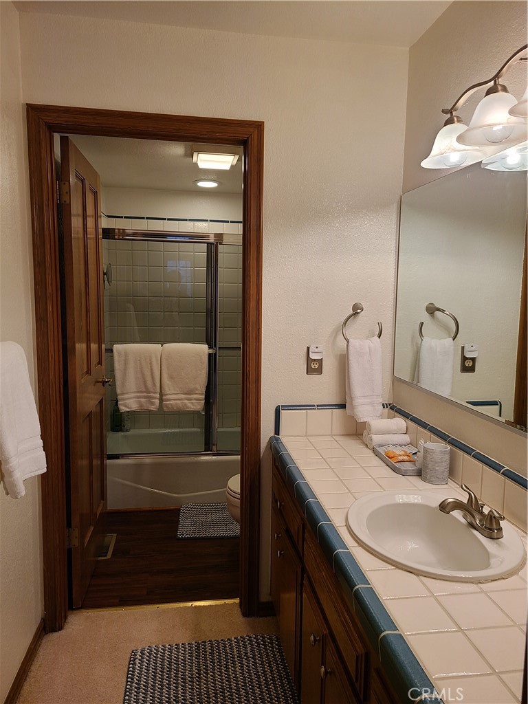 https://media.crmls.org/medias/fc5f0875-485b-48d1-a2ce-9460296b8119.jpg?preset=X-Large