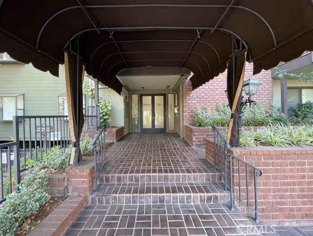 Detail Gallery Image 2 of 31 For 330 Cordova #378,  Pasadena,  CA 91101 - 2 Beds | 2/1 Baths