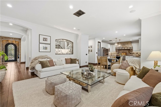 Detail Gallery Image 16 of 56 For 24987 Greensbrier Dr, Stevenson Ranch,  CA 91381 - 5 Beds | 4 Baths