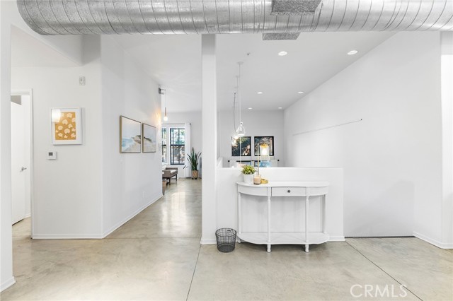 Detail Gallery Image 22 of 47 For 210 N Spurgeon St, Santa Ana,  CA 92701 - 1 Beds | 1/1 Baths