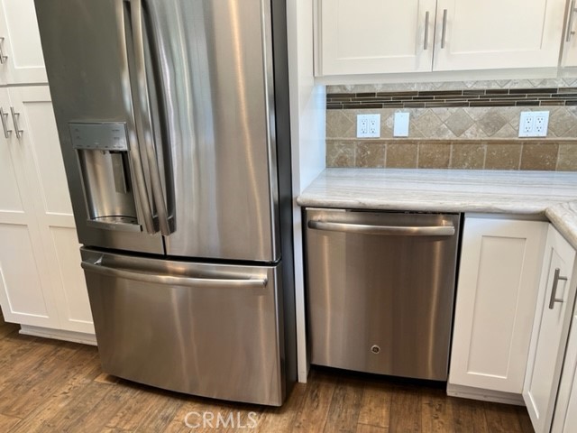 Double door refrigerator and freezer drawer,