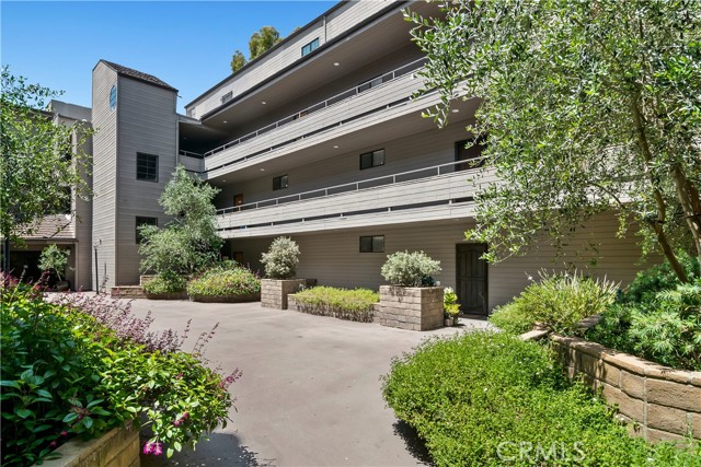 Detail Gallery Image 44 of 51 For 13331 Moorpark St #315,  Sherman Oaks,  CA 91423 - 2 Beds | 2 Baths