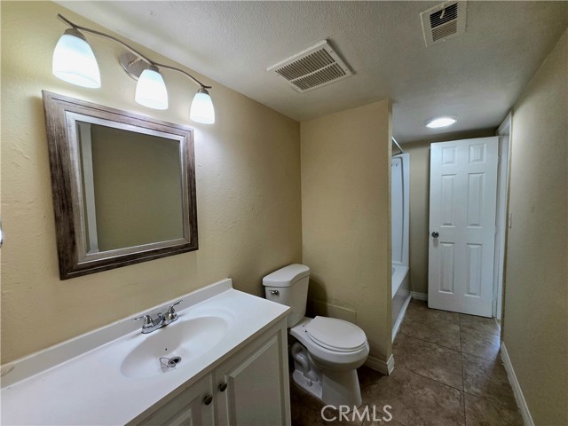 Detail Gallery Image 13 of 17 For 308 N Camellia Ave #B,  Ontario,  CA 91762 - 2 Beds | 1/1 Baths