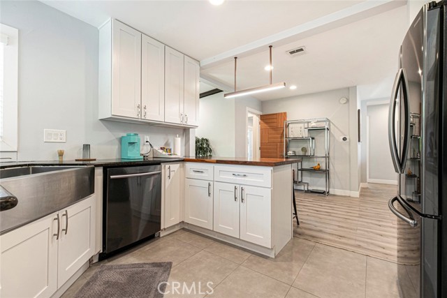 Detail Gallery Image 13 of 43 For 18033 Duncan St, Encino,  CA 91316 - 3 Beds | 2 Baths