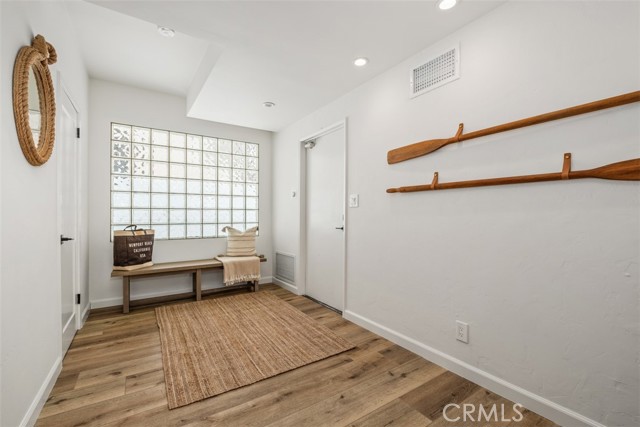 Detail Gallery Image 23 of 44 For 3810 Channel Pl, Newport Beach,  CA 92663 - 3 Beds | 2/1 Baths