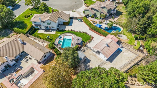 320 Forelock Court, Simi Valley CA: https://media.crmls.org/medias/fc63e972-d9d6-42f2-8e86-00d625f6d26a.jpg