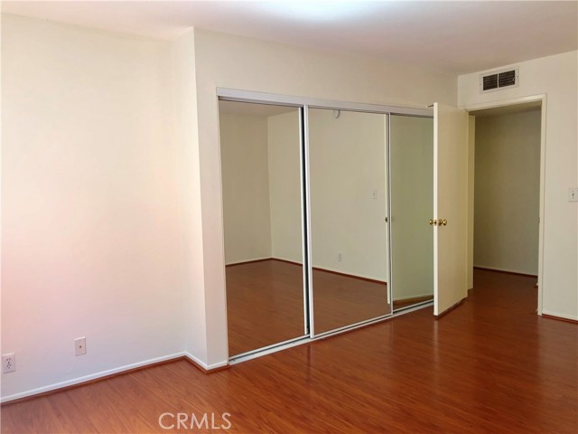 Detail Gallery Image 14 of 20 For 2121 Beloit Ave #205,  Los Angeles,  CA 90025 - 2 Beds | 2 Baths
