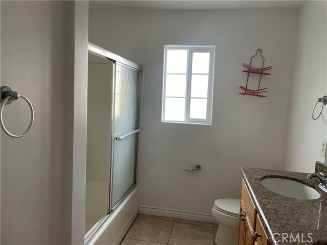 Detail Gallery Image 20 of 26 For 8425 Burnet Ave #4,  North Hills,  CA 91343 - 4 Beds | 2/1 Baths