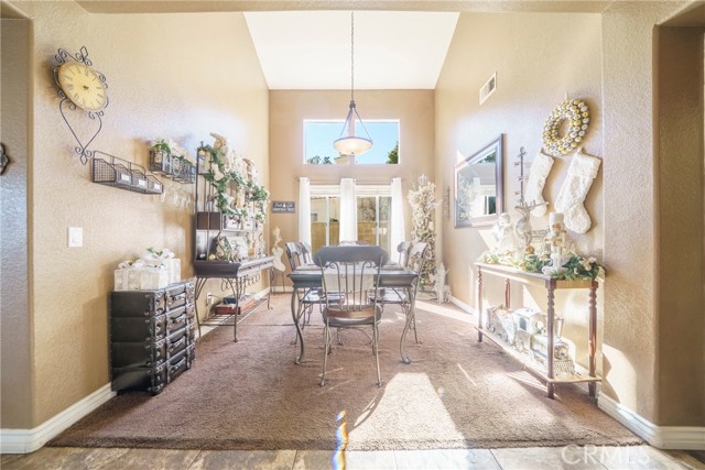 Detail Gallery Image 11 of 53 For 28947 Glenrock Pl, Highland,  CA 92346 - 5 Beds | 3 Baths