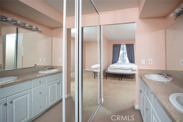 Detail Gallery Image 13 of 31 For 5540 Owensmouth Ave #206,  Woodland Hills,  CA 91304 - 2 Beds | 2 Baths