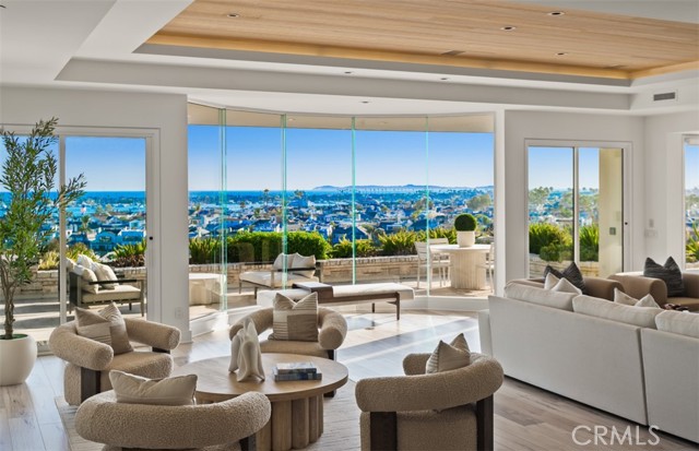 Detail Gallery Image 13 of 60 For 1535 Dolphin Terrace, Corona Del Mar,  CA 92625 - 3 Beds | 3/1 Baths