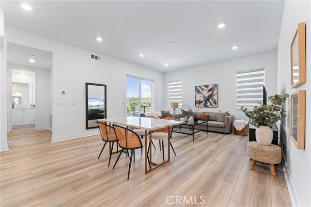 167 Sash, Irvine CA: https://media.crmls.org/medias/fc66a0cf-af9c-45e1-9580-09be4748e511.jpg