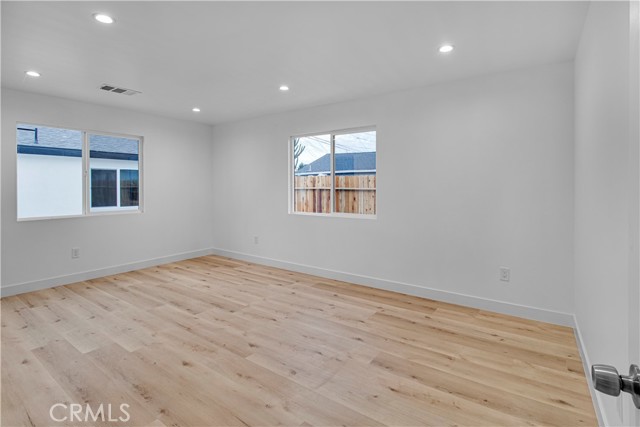 6513 San Miguel Street, Paramount CA: https://media.crmls.org/medias/fc677bac-87dc-480d-8d80-c7273fe6cbdc.jpg