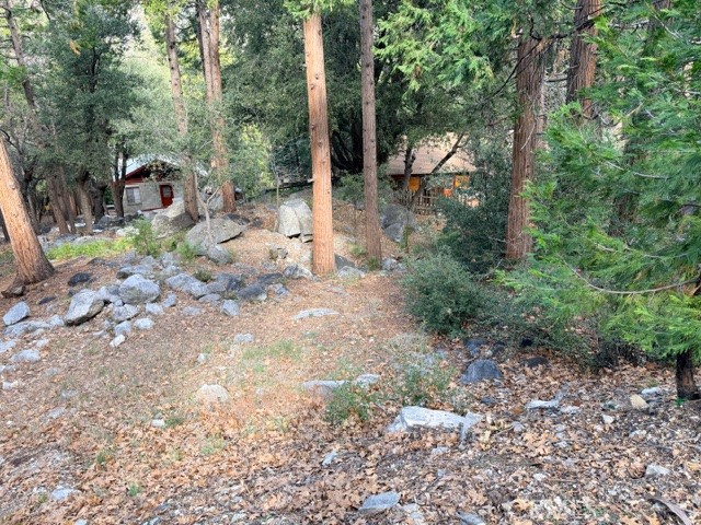 Detail Gallery Image 4 of 5 For 40904 Spruce, Forest Falls,  CA 92339 - – Beds | – Baths