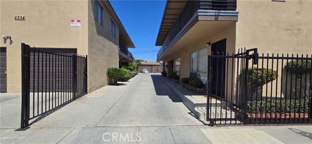 5320 Lime Avenue, Long Beach CA: https://media.crmls.org/medias/fc679b85-2386-4d38-8be4-6c8f8e4da0cc.jpg