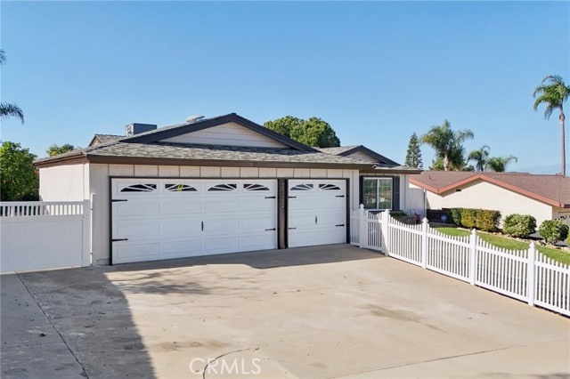 Detail Gallery Image 4 of 61 For 2322 Avenida Del Vista, Corona,  CA 92882 - 3 Beds | 2 Baths