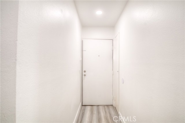 Detail Gallery Image 5 of 18 For 600 W 3rd St #C202,  Santa Ana,  CA 92701 - 2 Beds | 1 Baths