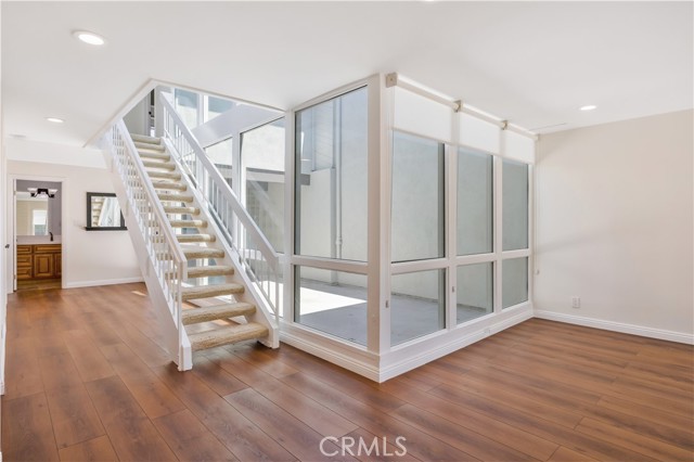 Detail Gallery Image 5 of 49 For 23 Foxglove Way, Irvine,  CA 92612 - 4 Beds | 2/1 Baths