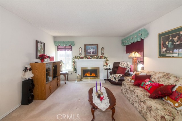 Detail Gallery Image 5 of 25 For 2074 Valleywood St, Colton,  CA 92324 - 3 Beds | 2 Baths