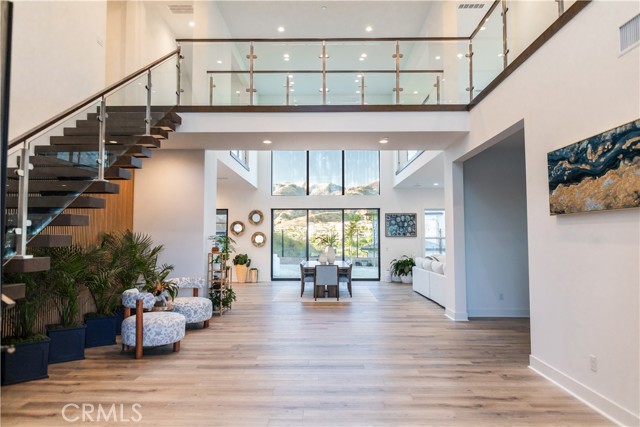 Detail Gallery Image 4 of 26 For 20133 Galway Ln, Porter Ranch,  CA 91326 - 5 Beds | 5/1 Baths